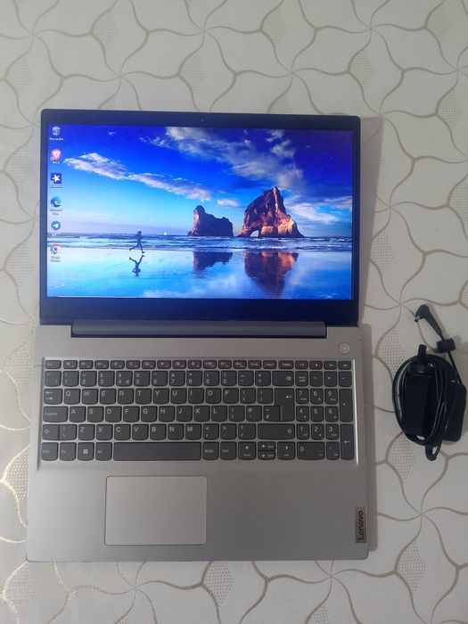 Lenovo Noutbuk sotiladi
