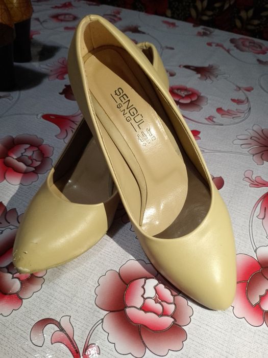 Женская туфелька