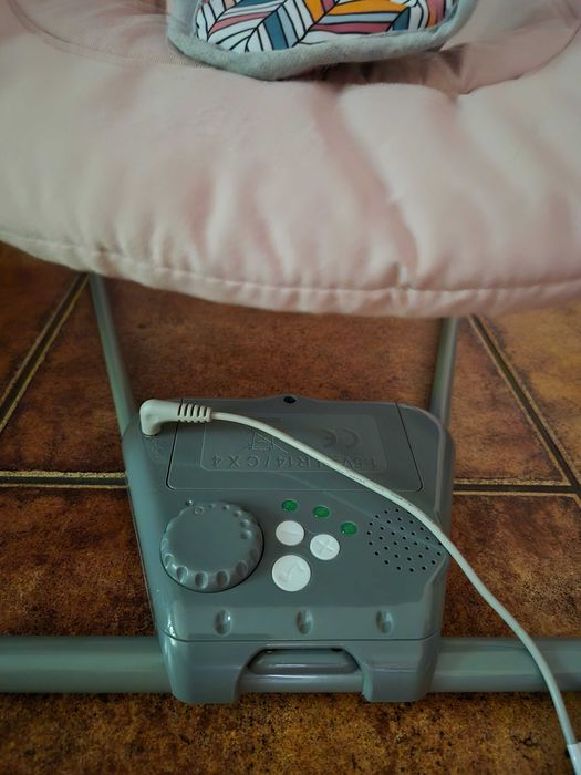 Vand balansoar electric Lionelo Otto Cozy, roz