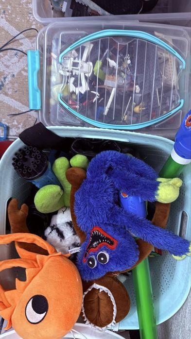 Отдам игрушки разные