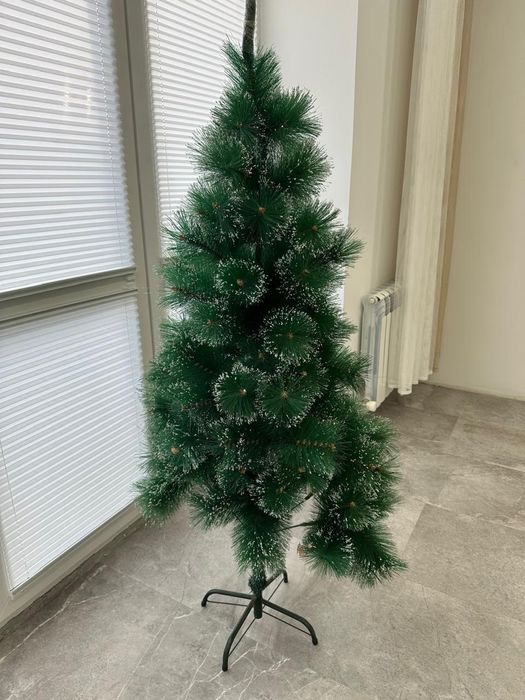 Продам ёлку искусственную.