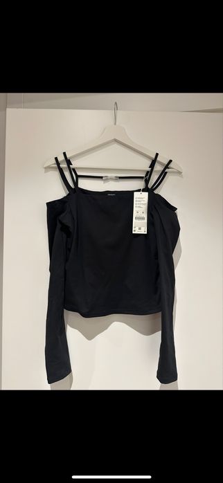 Черен спортен топ на Oysho, размер М с дълъг ръкав