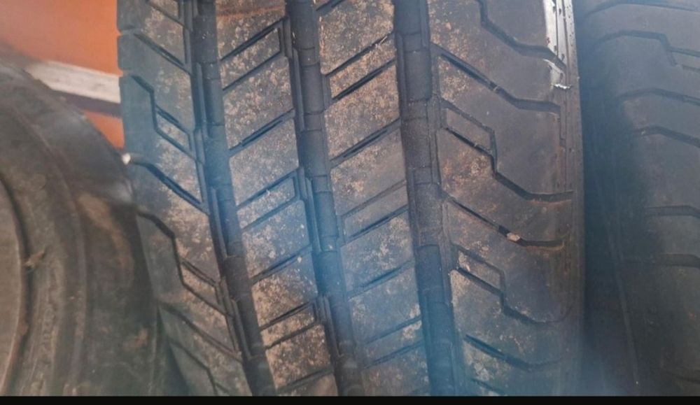 Jante Roti Ford Transit 235 65 16. C.  225 75 16C Continental Michelin