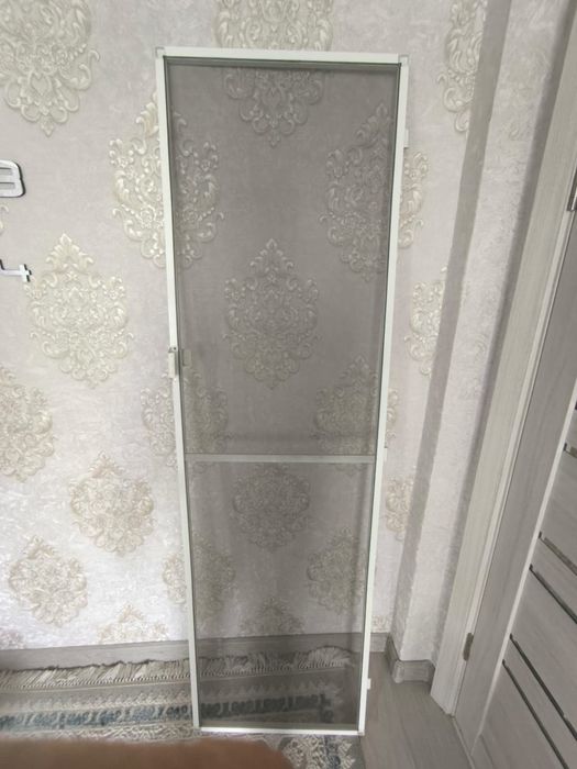 Продам сетку маскитную на балконную даерь