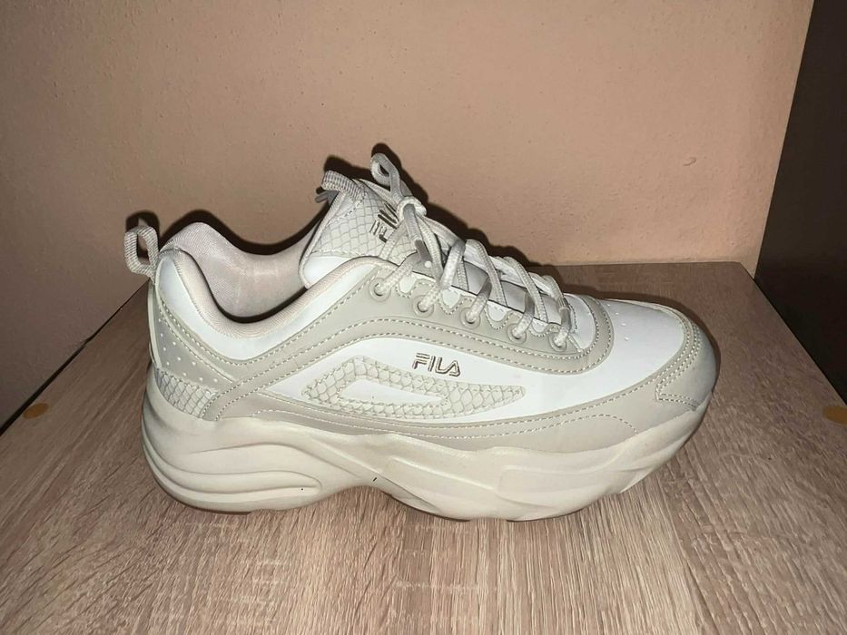 Дамски маратонки Fila, 39 номер