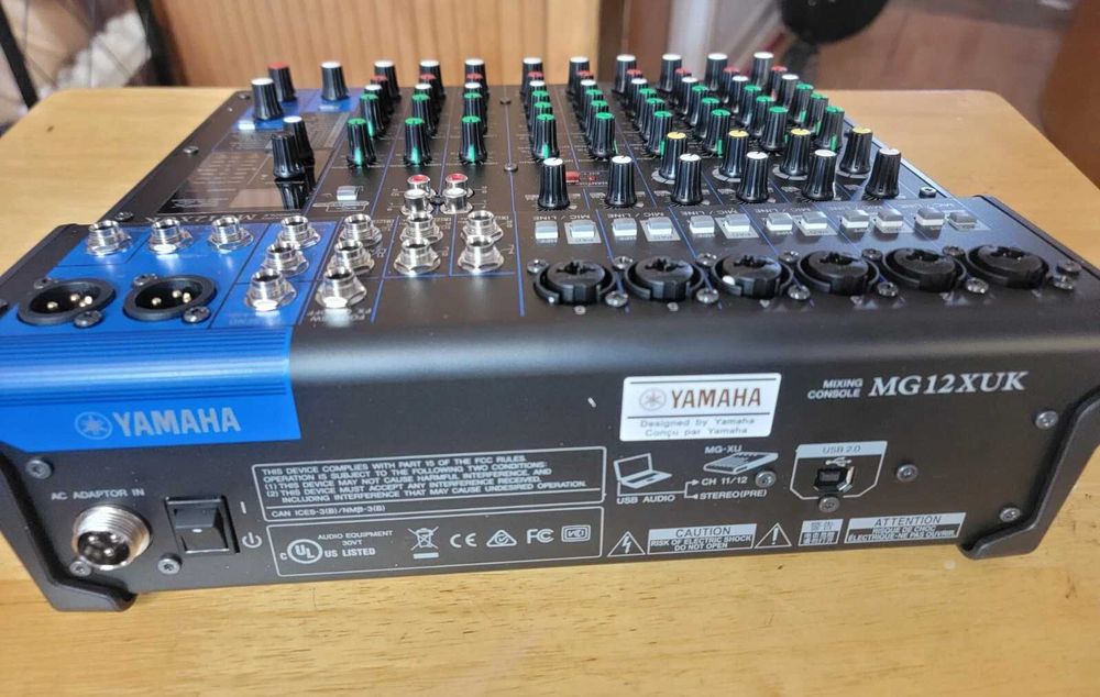 Микшерный пульт Yamaha MG12