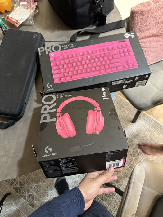 logitech наушники и клавиатура