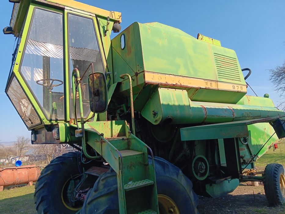 Dezmembrez combina John Deere 975