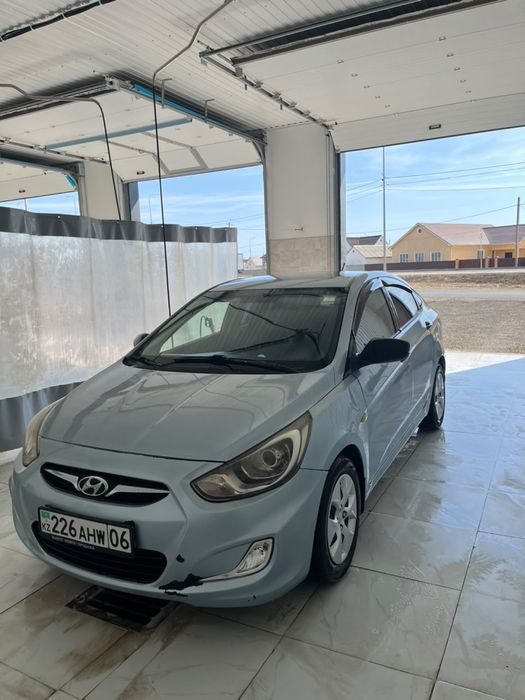 Hyundai solaris 2012