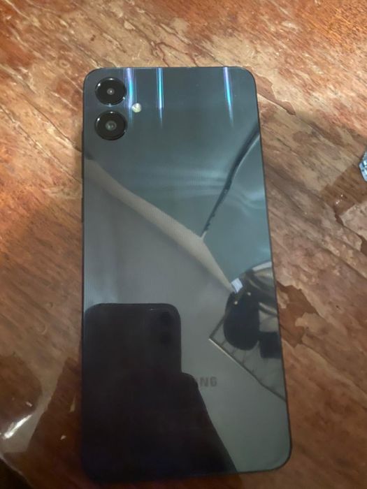 продаю телефон Samsung