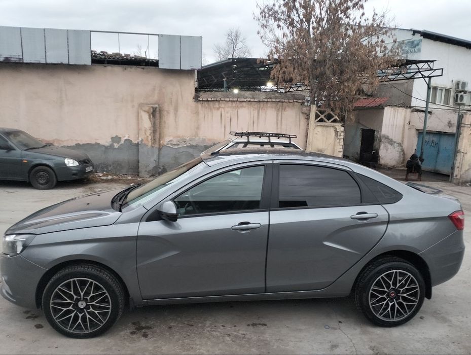 Продам Лада Vesta 1.8