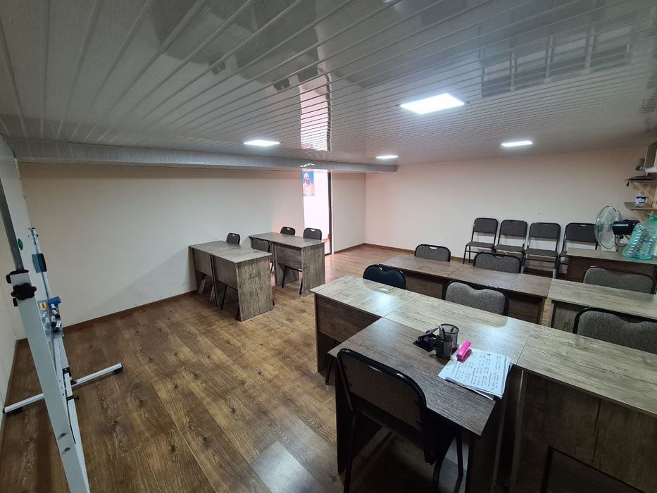 Аренда офиса на 1м этаже, высокая проходимость, под центр или офис