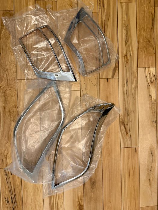 Накладки на фары