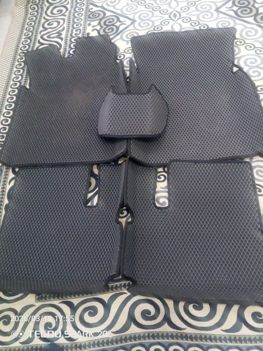 Полик автомашина