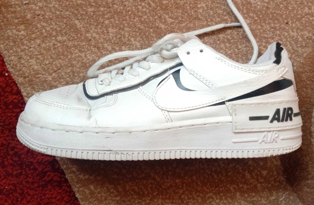 Кроссовки белые женские