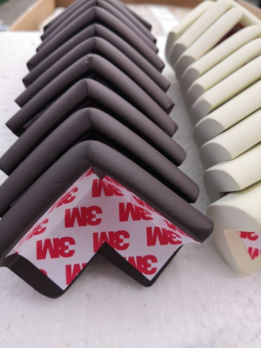 Coltare pentru mobila, masa