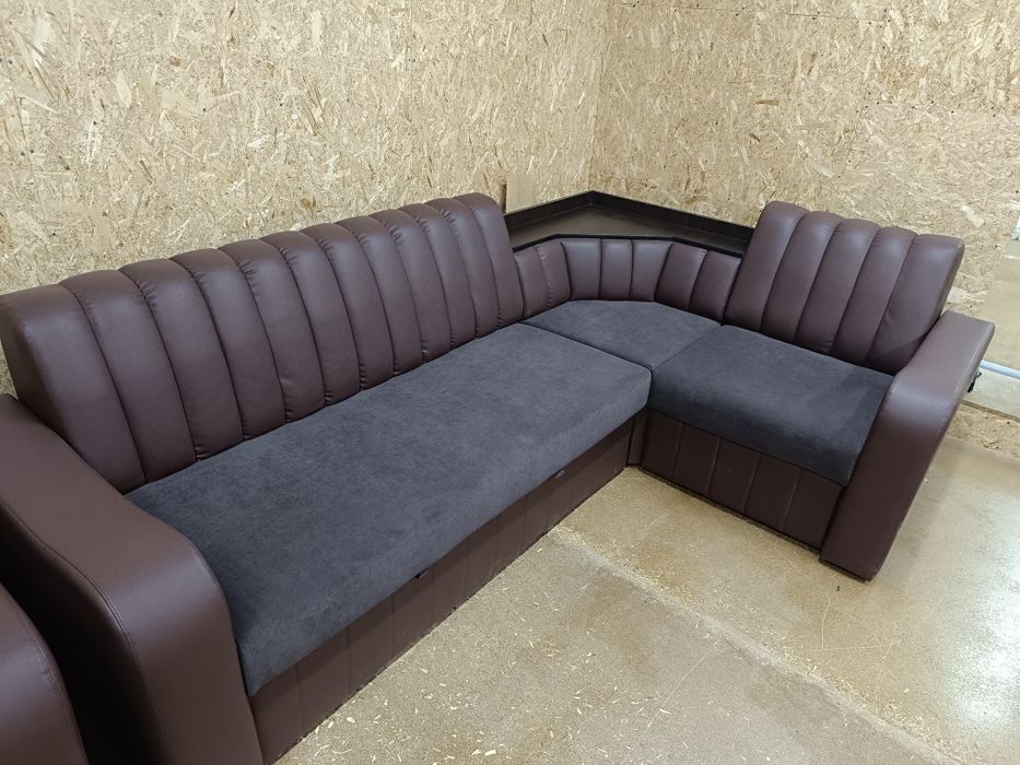 Продам угловой диван с креслом