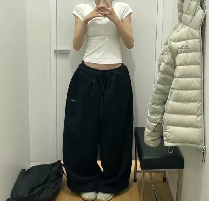 Широкие штаны Sakura