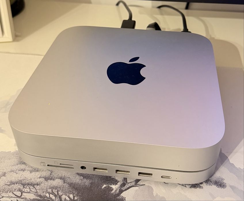 Vand Mac Mini M1 8Gb Ram, 256Gb SSD si dock Satechi