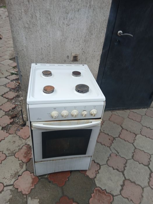 Продам газовую плиту