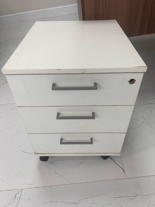 Отдам даром шкаф 3 тумбы