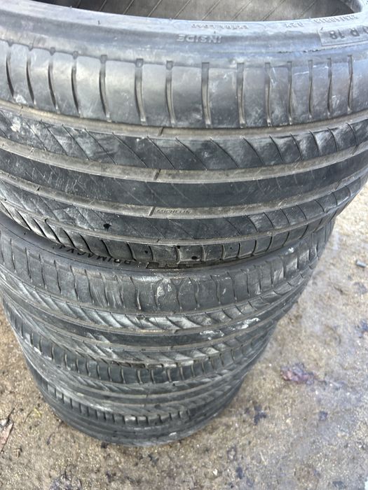 225 40 18 MIchelin primacy 4