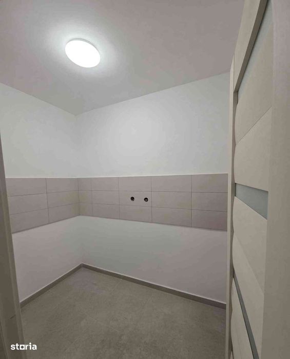 Garsonieră cu balcon, etaj 2
