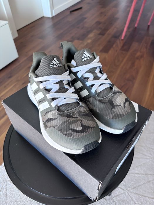 Детски маратонки Адидас и Converse