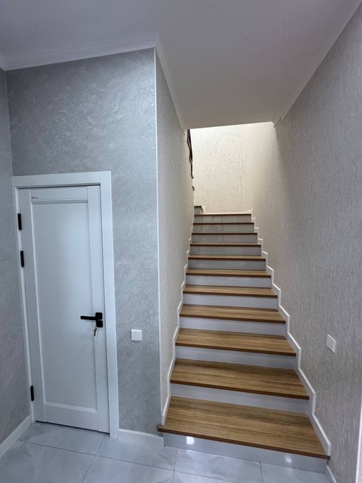 Продаётся новый хай-тек дом в Янгиабаде