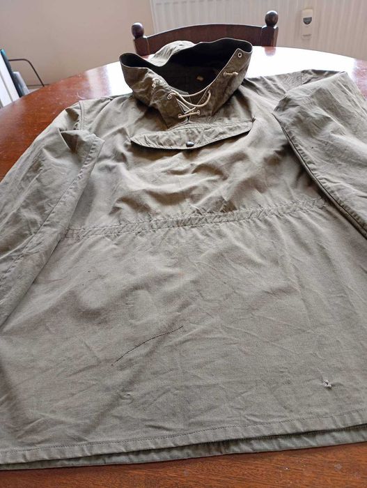 Стари раница и анорак