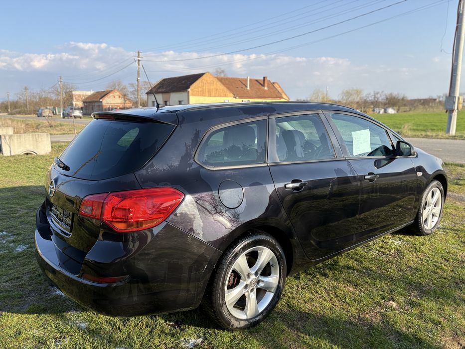 OPEL Astra 2011 — imagine 5