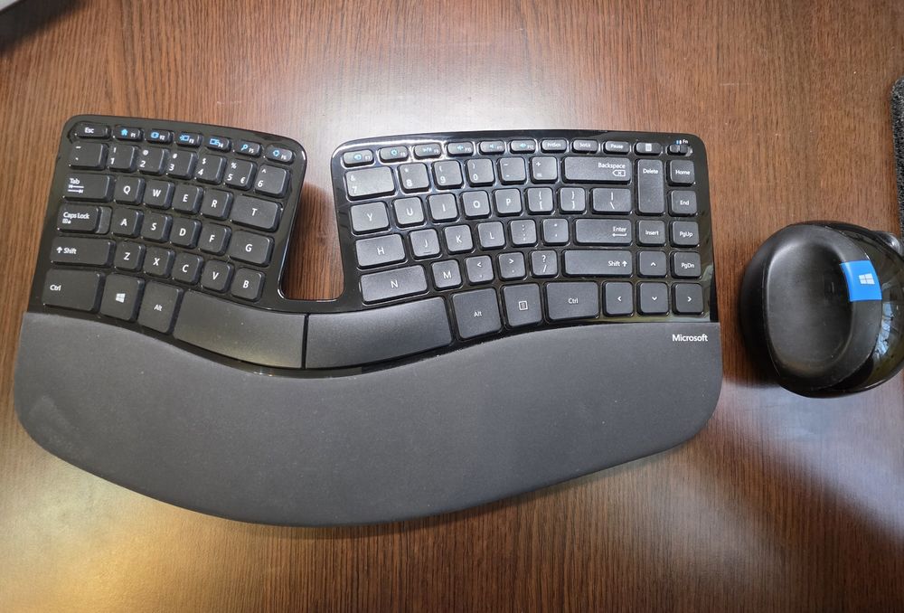Kit tastatura + mouse ergonomic Microsoft