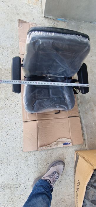 Scaun stivuitor macara manitou reglabil cu mânere pret 499 lei se poate trimite prin curier rapid în toată tara