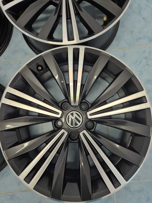 Jante 18 inch Originale VW Tiguan 2 5NA AllSpace R18 Nizza Graphit
