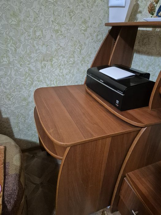 Компьютерный стол