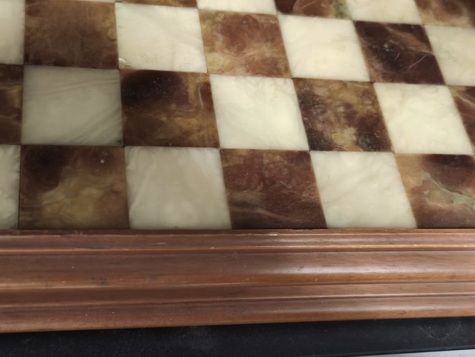 Античен масивен шах от дърво и мрамор от средата от 40те години /дъска