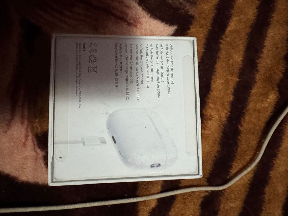 AirPods Pro 2 cu carcasă MagSafe