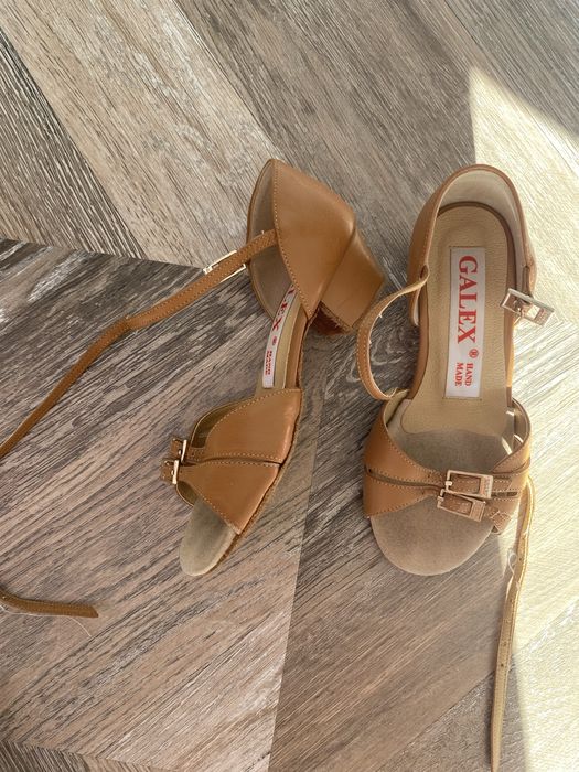 Продам туфли детские