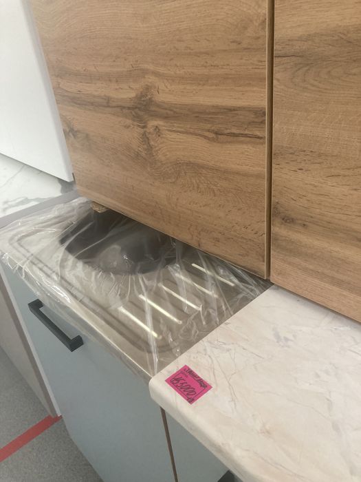 Кухонный гарнитур новый 1.8 м.