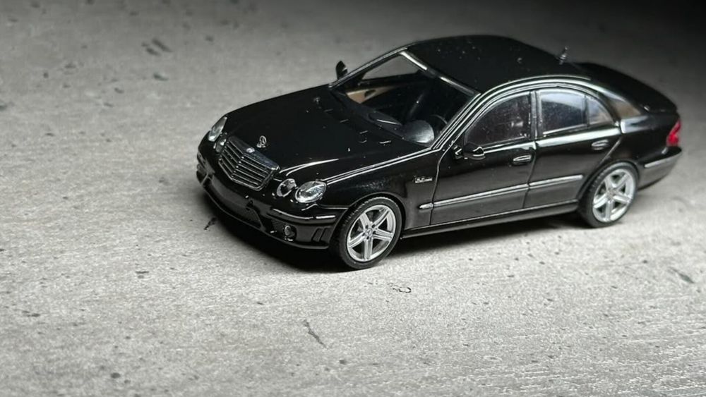 Mercedes-Benz E63 W211