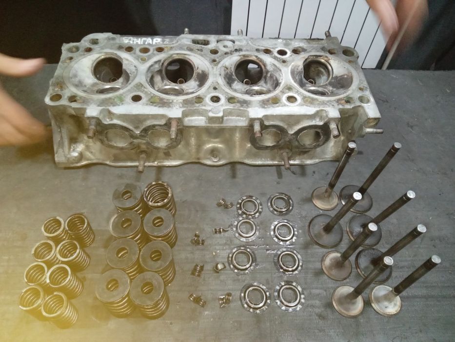 Продаеться галовка от мазды 626