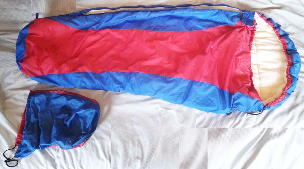 Удобен спален чувал с чантичка