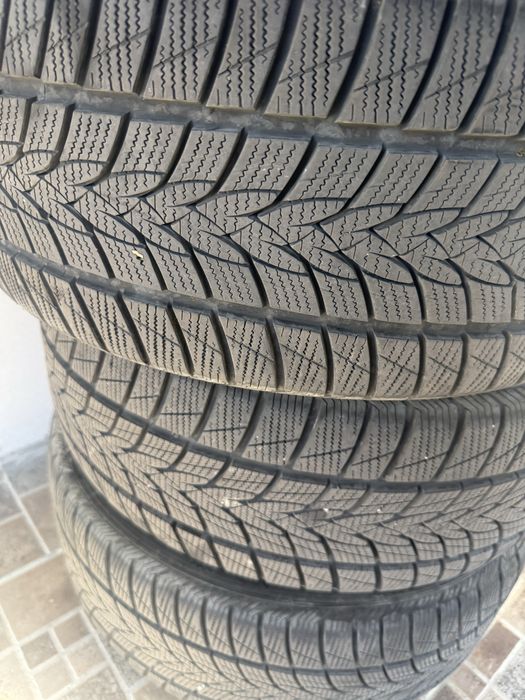 Anvelope iarna  225/45 r17