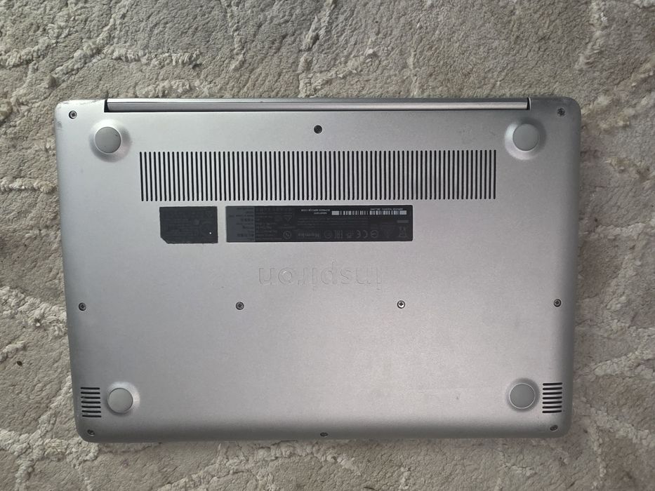 Vand laptop Dell inspiron cu defecte