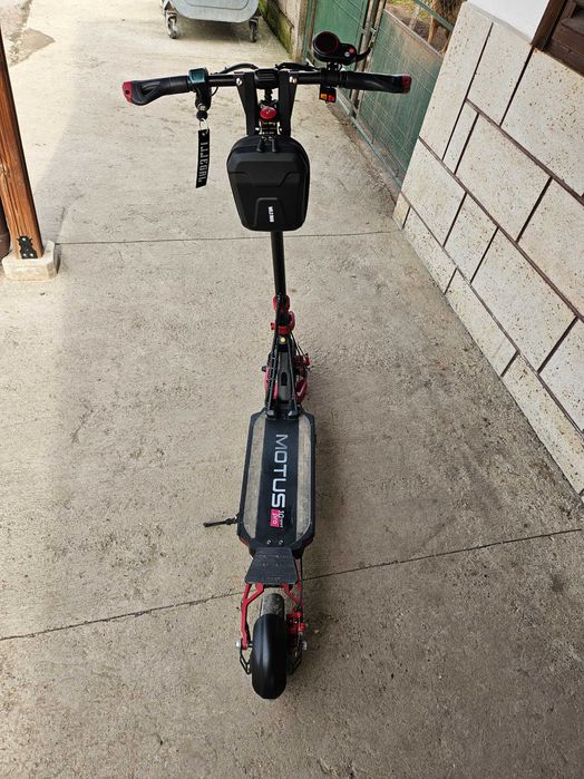 Тротинетка Motul PRO 10