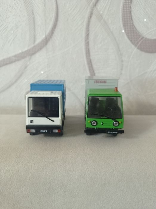 Модельки грузовиков в масштабе 1/43.