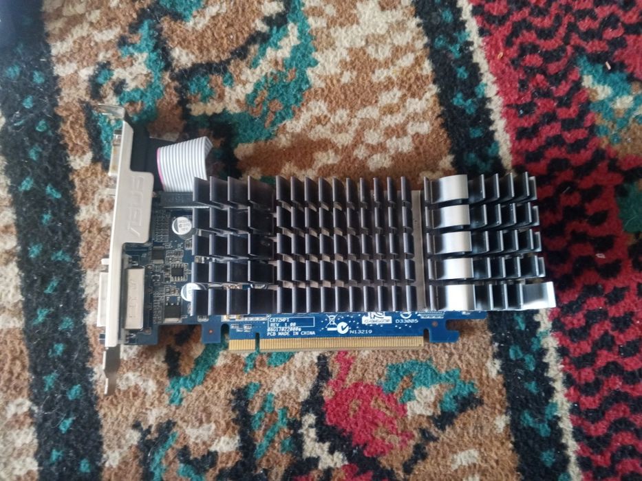 Продам видеокарту ASUS GeForce 210 (EN210 SILENT)