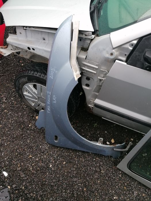 Bara fata capota aripa trager usa far bara spate stop Ford Focus