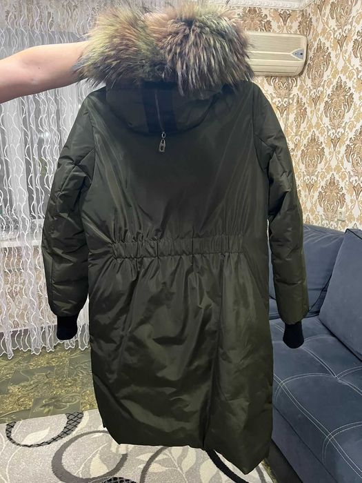 Продам пуховик в отличном состоянии