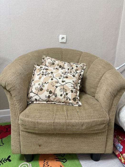 Срочно торг., Диван с двумя креслами